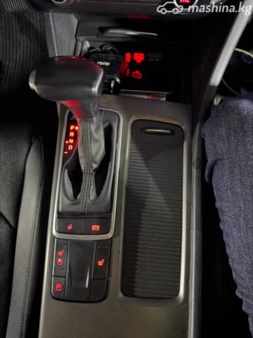 Kia K5 II 2.0 AT