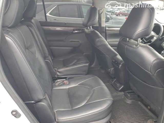Toyota Highlander IV (U70) 2.4 AT