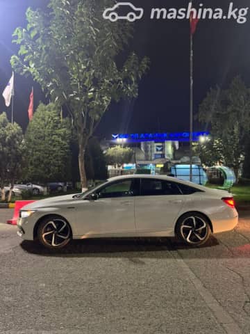 Honda Accord X Рестайлинг 2.0hyb CVT