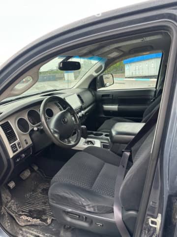 Toyota Tundra II 5.7 AT 4WD