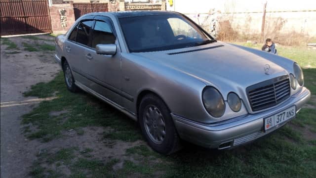 Mercedes-Benz E-Класс II (W210, S210) 230 2.3 AT