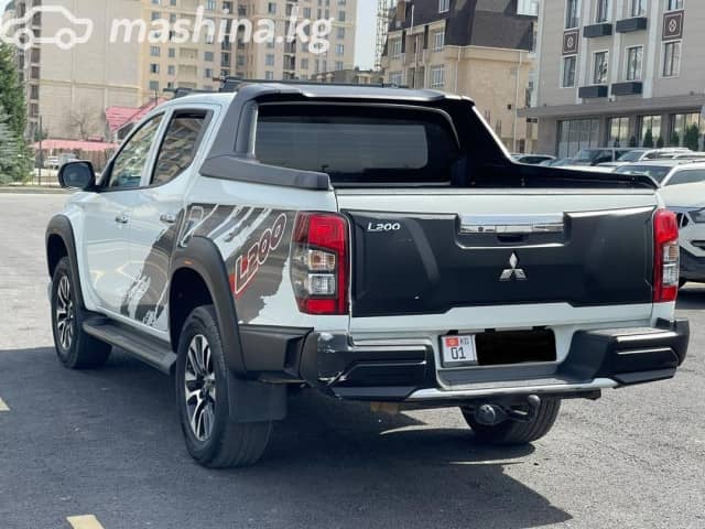 Mitsubishi L200 V Рестайлинг 2.4 MT 4WD