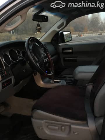 Toyota Sequoia II 5.7 AT 4WD
