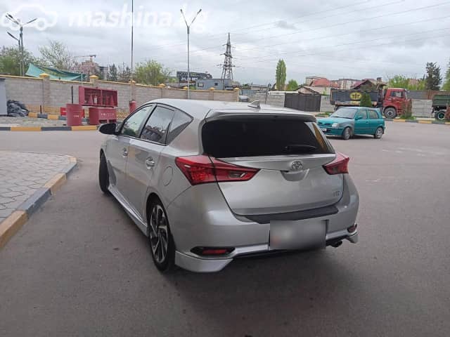 Toyota Corolla XI (E160, E170) Рестайлинг 2 Axio 1.5 CVT 4WD