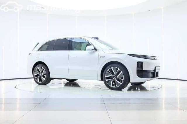 LiXiang L6 1.5hyb AT 4WD