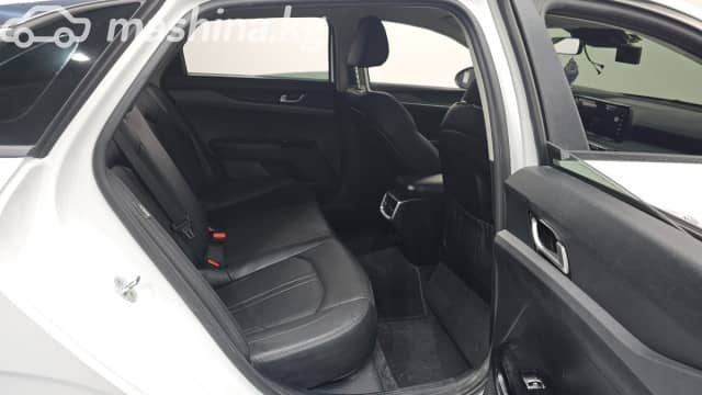Kia K5 III 1.6 AT