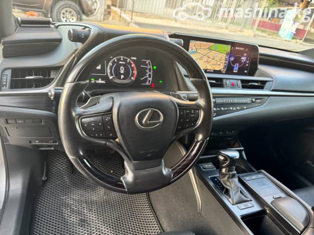Lexus ES VII 300h 2.5hyb CVT
