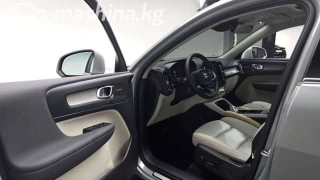 Volvo XC40 I 2.0 AT 4WD