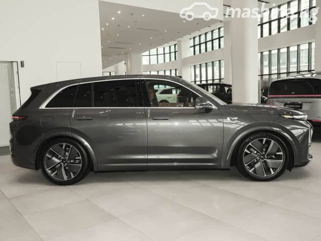LiXiang L7 Рестайлинг 1.5hyb AT 4WD