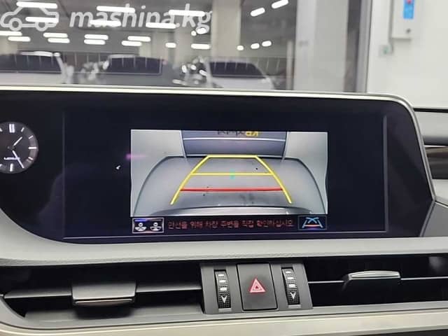 Lexus ES VII 300h 2.5hyb CVT