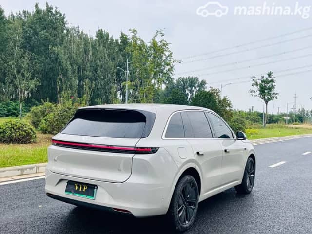 LiXiang L6 1.5hyb AT 4WD