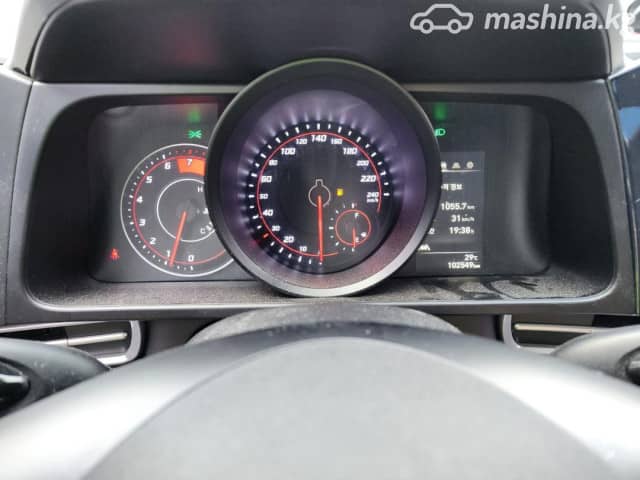 Hyundai Avante VII 1.6 AT