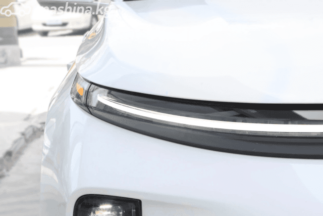 LiXiang L7 Рестайлинг 1.5hyb AT 4WD