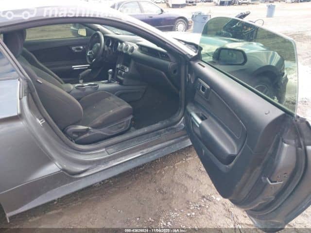 Ford Mustang VI Рестайлинг 2.3 AT