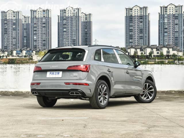 Audi Q5 III 40 TFSI 2.0 AMT 4WD