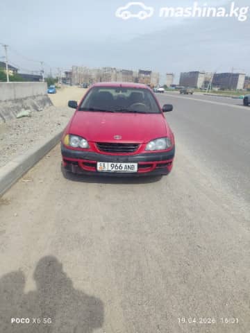 Toyota Avensis I 1.6 MT