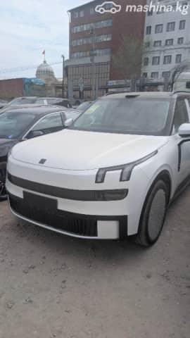 Lynk & Co 900 2.0hyb AT 4WD