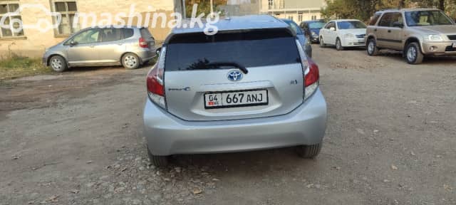 Toyota Prius c I Рестайлинг 1.5hyb CVT