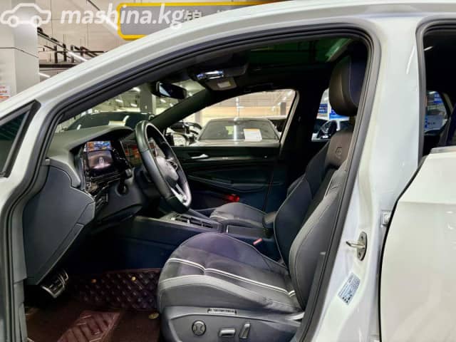 Volkswagen Golf VIII 1.4 AT