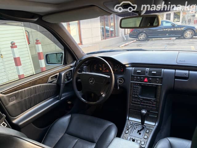 Mercedes-Benz E-Класс II (W210, S210) 320 3.2 AT