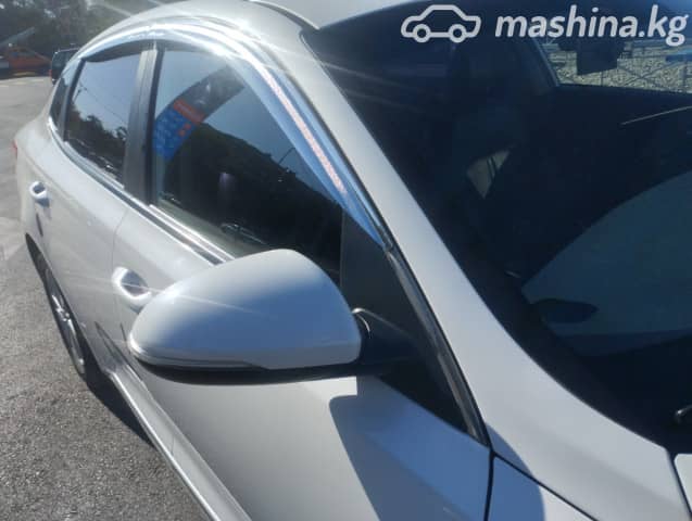 Kia K5 II 2.0 AT