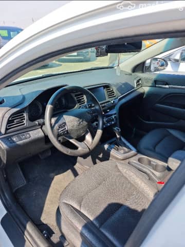 Hyundai Avante VI Рестайлинг 1.6 CVT
