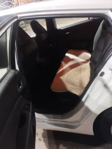 Toyota Prius IV (XW50) 1.8hyb AT