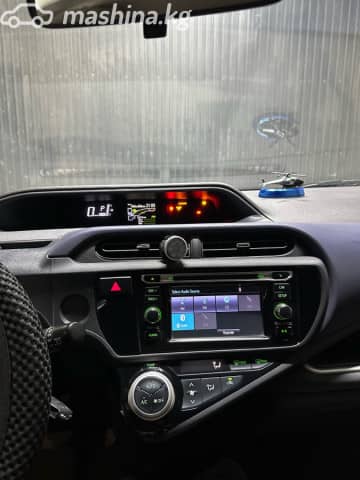 Toyota Prius c I Рестайлинг 1.5hyb CVT