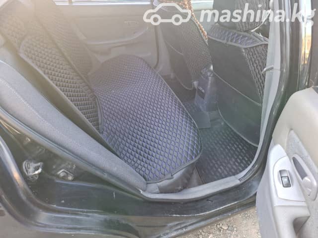 Hyundai Elantra III (XD2) Рестайлинг 1.6 MT