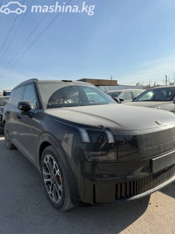 Lynk & Co 900 2.0hyb AT 4WD