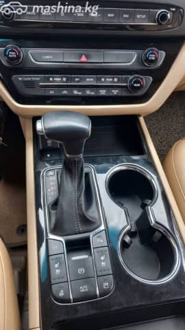 Kia Carnival III 3.3 AT