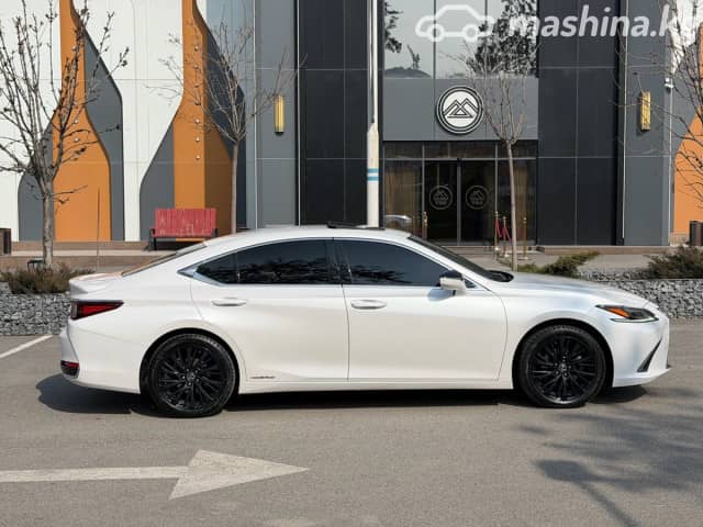 Lexus ES VII Рестайлинг 300h 2.5hyb CVT
