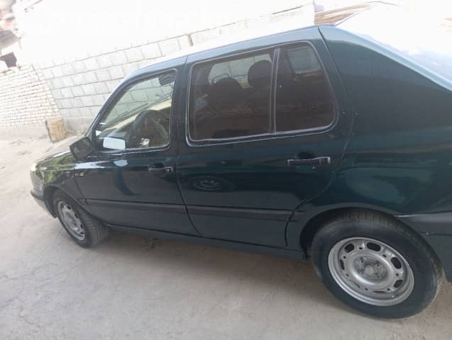 Volkswagen Vento 1.8 MT