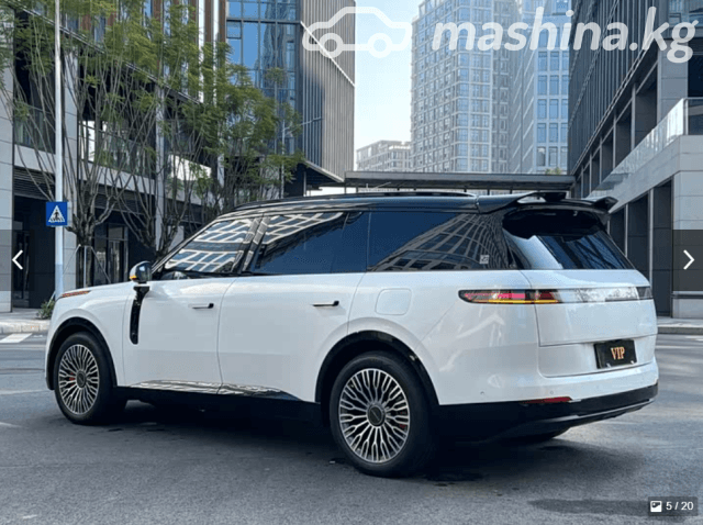 Lynk & Co 900 2.0hyb AT 4WD