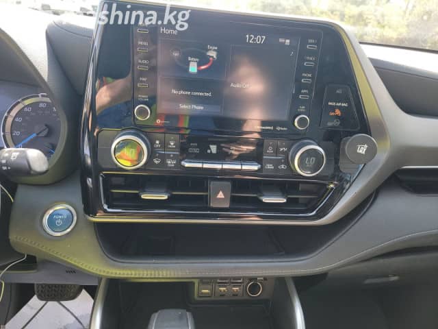 Toyota Highlander IV (U70) 2.5hyb AT 4WD