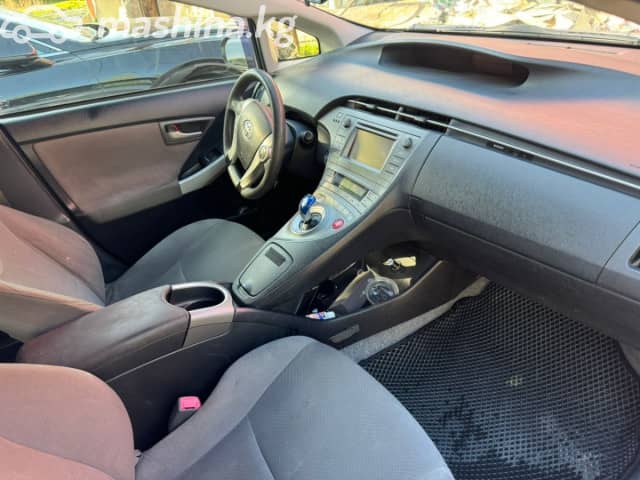 Toyota Prius III Рестайлинг (XW30) 1.8hyb AT