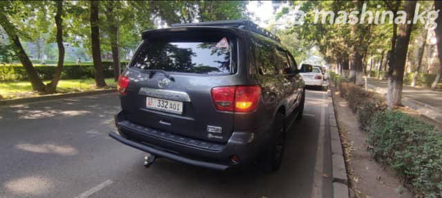 Toyota Sequoia II