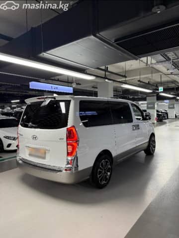 Hyundai Starex (H-1) II Рестайлинг 2 2.5d AT 4WD