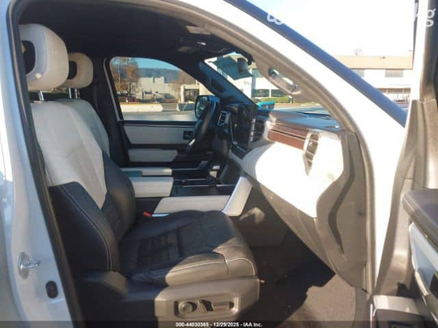 Toyota Sequoia III 3.5hyb AT 4WD