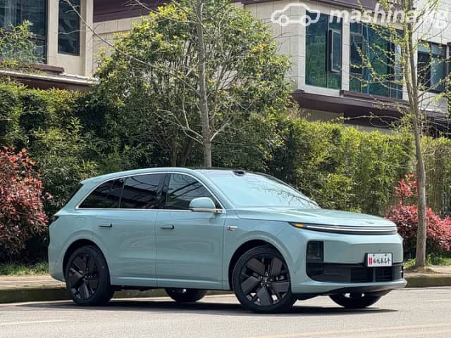 LiXiang L6 1.5hyb AT 4WD