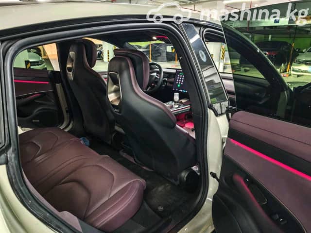 Xiaomi SU7 Electro AT 4WD