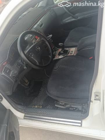 Mercedes-Benz E-Класс II (W210, S210) Рестайлинг 200 2.2d MT