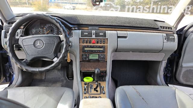 Mercedes-Benz E-Класс II (W210, S210) 320 3.2 AT 4WD