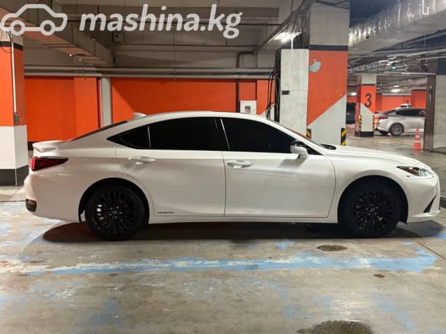 Lexus ES VII Рестайлинг 300h 2.5hyb CVT