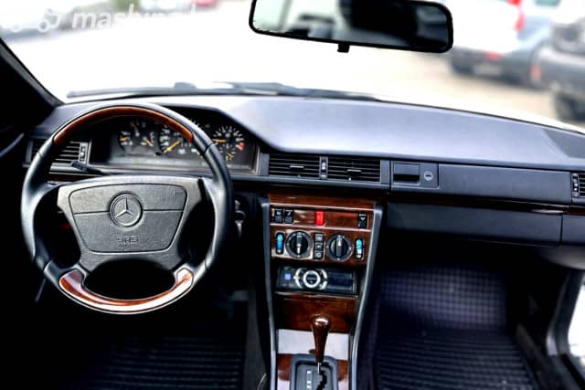 Mercedes-Benz E-Класс I (W124) 320 3.2 AT