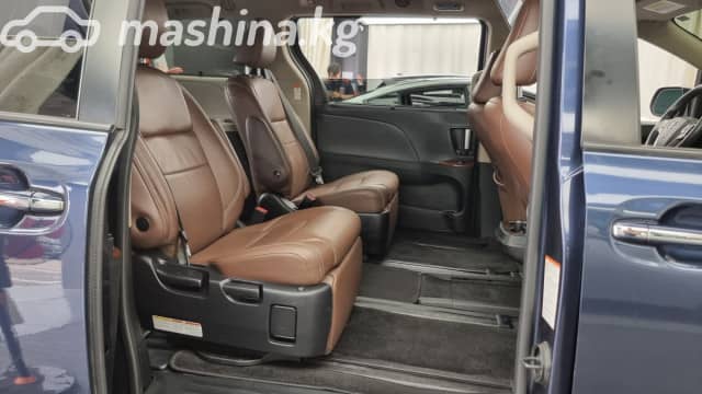 Toyota Sienna III Рестайлинг 2 3.5 AT 4WD