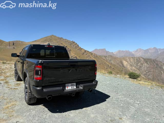 RAM 1500 V Quad Cab 5.7 AT 4WD
