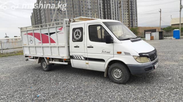 Mercedes-Benz Бортовой (4х2)
