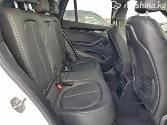 BMW X1 II (F48) Рестайлинг 28i xDrive 2.0 AT 4WD
