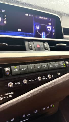 Lexus ES VII Рестайлинг 300h 2.5hyb CVT